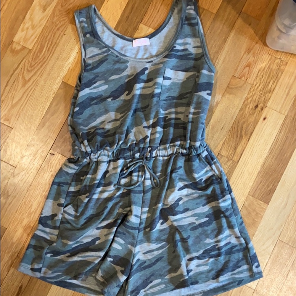 Camp romper - Picture 1 of 3